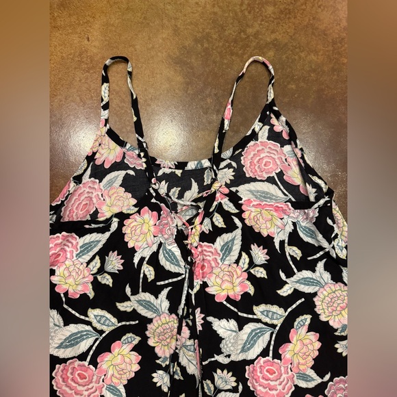 TORRID Floral Tank Top with Lace up in the Back - Picture 4 of 6